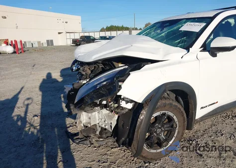 2024 Nissan Pathfinder Rock Creek 4Wd z USA, uszkodzony, nr VIN 5N1DR3BD7RC270195